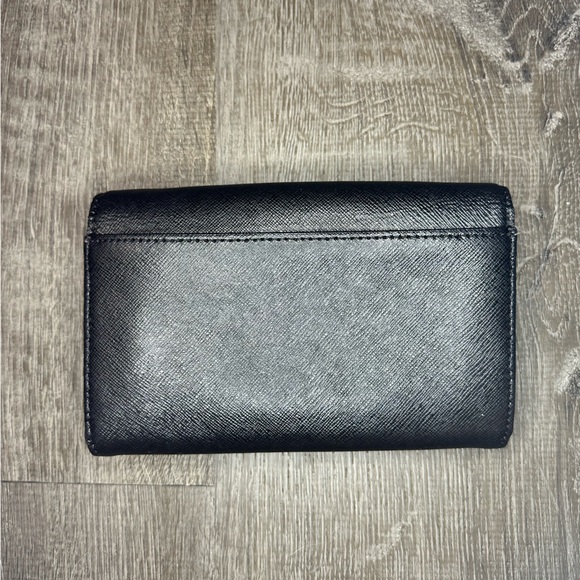 Michael Kors cross body travel purse - Picture 4 of 5